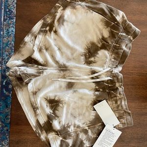 NWT Lululemon Inner Glow shorts